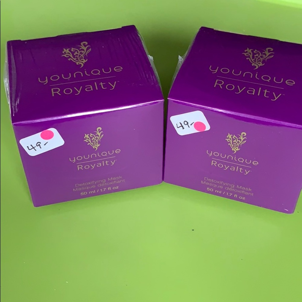 Younique Royalty Detoxifying Mask